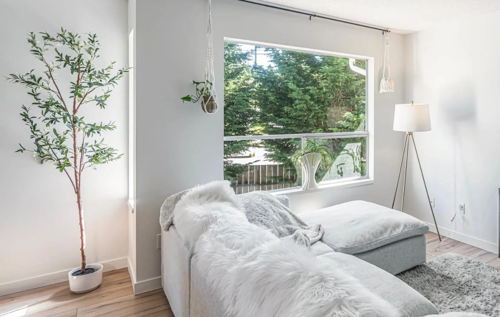 Holiday home Entire Home Minutes From 3 Lakes And A River! Nanaimo